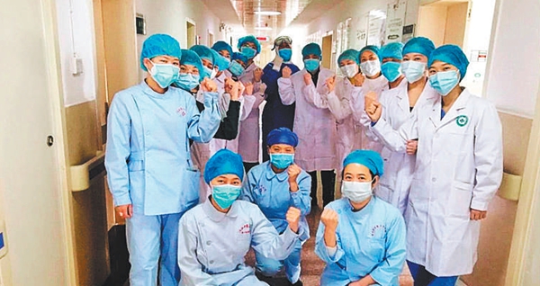 『医疗队队员』多省份医疗队在湖北——并肩作战 共担风雨