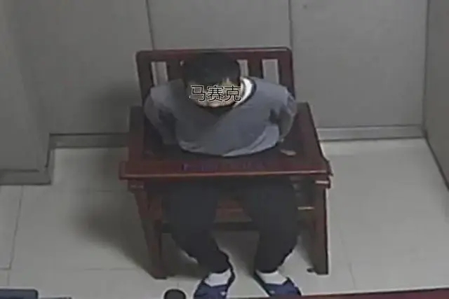 『女童』浙江海宁5岁女童独自回家遇入室行窃者 连发三问吓跑小偷