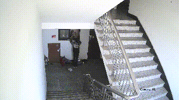 『女童』浙江海宁5岁女童独自回家遇入室行窃者 连发三问吓跑小偷