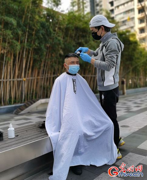 [周海文]视频丨为逆行者“逆行”——两位武汉发型师的战疫故事