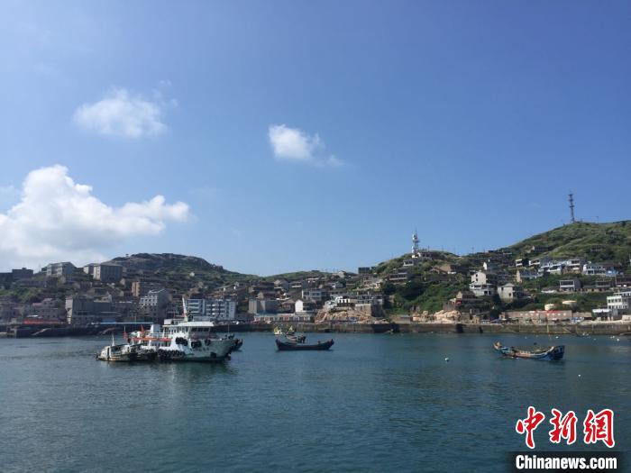浙江海域一16人渔船失联搜寻到两名无生命体征落水人员