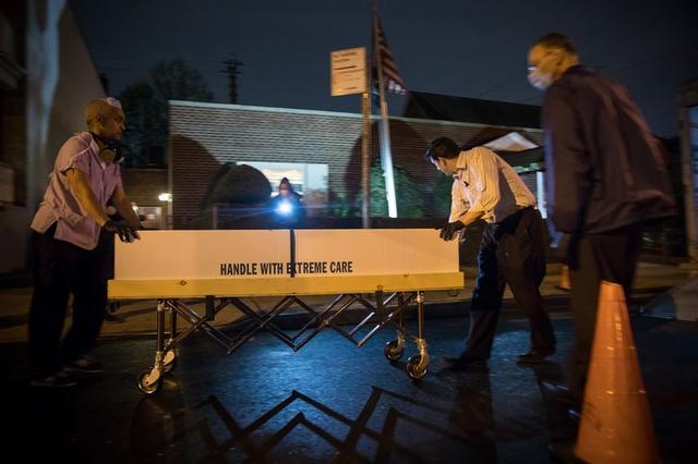 美方世界问美国｜美方必须把“自己的锅”扛下来