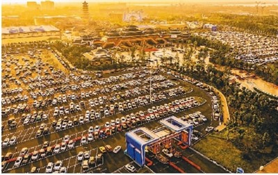 五一假期自驾游成中国旅游新亮点