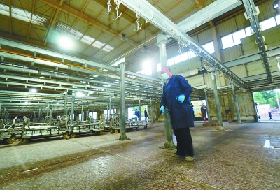 猪肉夜探北京岳各庄鲜肉批发大厅 新鲜猪肉四重消杀后进京