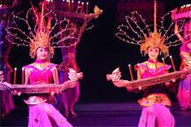 "Lishui Jinsha" grand performance showed in ancient tourist resort Lijiang
