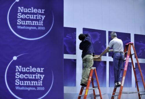 Workers do the final preparation work in the Washington Convention Center in Washington D.C., capital of the United States, April 11, 2010. The Nuclear Security Summit will be held at the Washington Convention Center on April 12 and 13. (Xinhua/Zhang Jun)