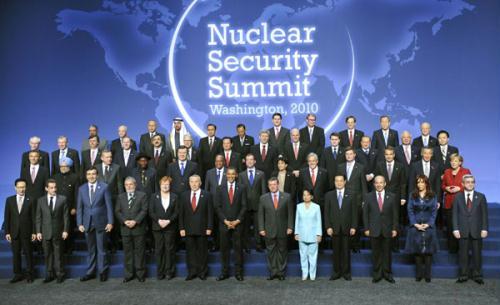 Chinese President Hu Jintao (4th R,front) poses for a group photo with other world leaders during the Nuclear Security Summit at the Washington Convention Center in Washington,April 13, 2010. (Xinhua/Li Xueren)