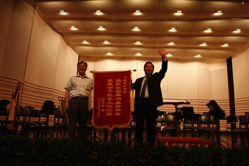 中国爱乐乐团2011年高雅音乐进校园杭州巡演圆满完成_CCTV.com_中国中央电视台