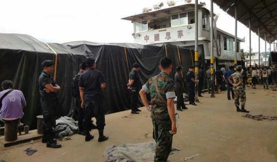 外交部妥善处理两艘货船在湄公河水域遇袭事件