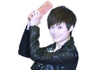 李宇春:谁造谣?我拍砖!(图)