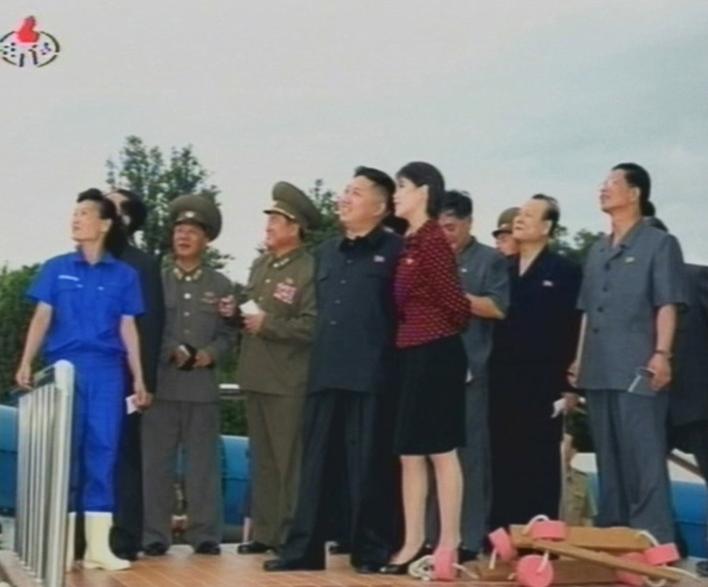 朝媒证实 金正恩 已经 结婚  其妻子名为李雪洙(组