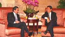 <center><font color=blue>趙樂際袁純清會見<br>國務院台灣事務辦公室主任王毅</font></center><br>