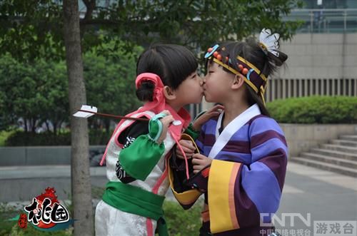 有sg!《桃园》双生萝莉花激萌登场_网络游戏_