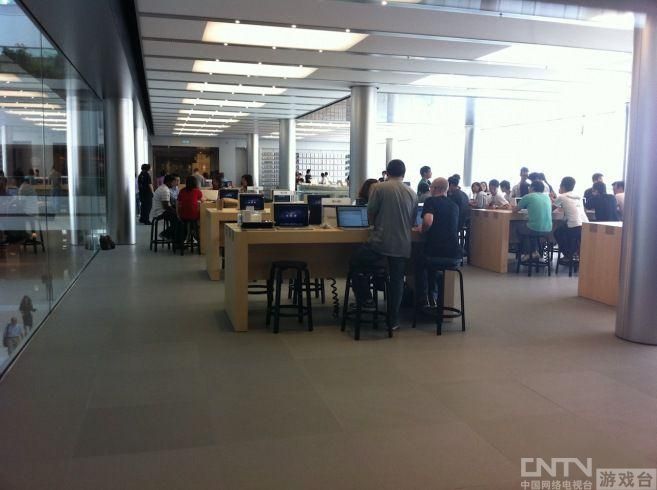 香港Apple Store旗舰店的庐山真面目_手机游戏