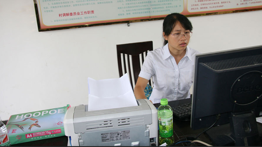黄慧珠：“奔”走在办公桌和餐桌上的“服务员”