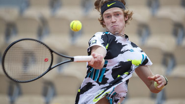 2020捷恩斯邀请赛排名_今晚卫视高尔夫带来2020捷恩斯邀请赛第二轮集锦回