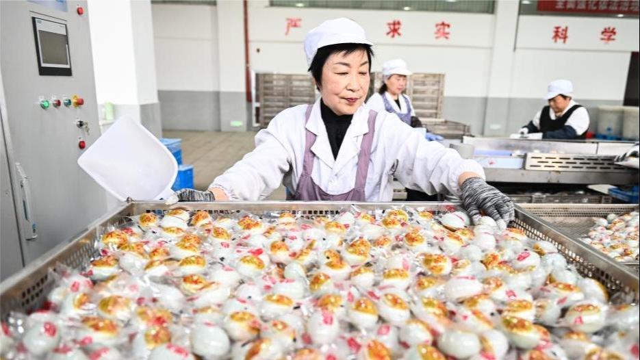 Duck egg industry boosts local economy in Gaoyou City