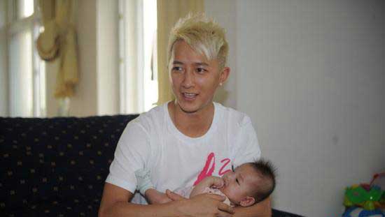  韩庚 回应与 王珞丹 恋爱传闻:我和她不熟,见过一