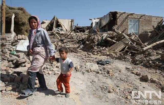 伊朗地震废墟（来源：法新社、盖蒂图片社）