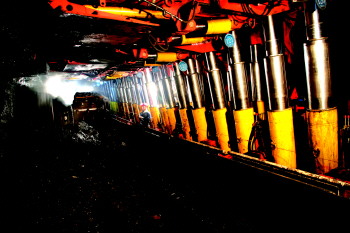 山东能源新矿集团新巨龙公司:强筋健骨 逆风腾