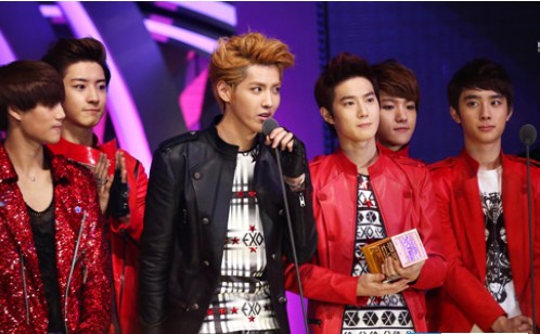 exo获<em>mama</em>亚洲最佳新人<em>组合</em>奖