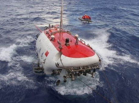 中船重工将加快推进蛟龙号潜水器实际应用工作_军事频道_央视网