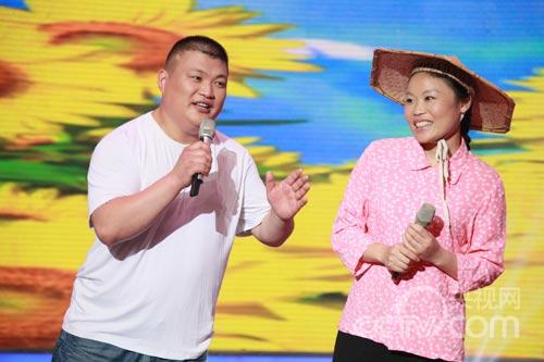 <em>草帽姐</em>和<em>草帽姐</em>夫对唱