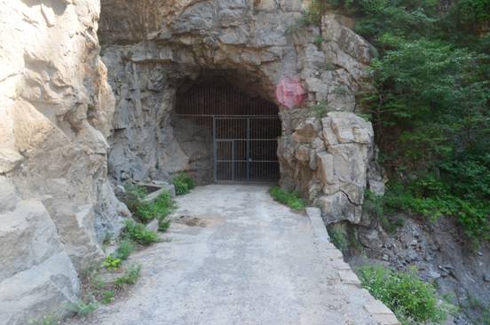 一场由“地界之争”引起的矛盾,造成当地百姓出行不便、发展受挫、民生受影响。