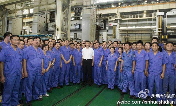  21日下午，习近平来到武汉重型机床集团有限公司。