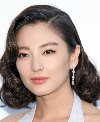 <em>明星</em>露额发型 尽展<em>熟女</em>风范_时尚台_央视网