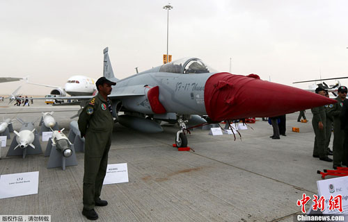 افتتاح معرض دبي للطيران 2013