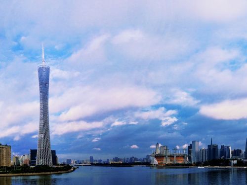 广州塔上演浪漫圣诞季 到最高地标过甜蜜圣诞