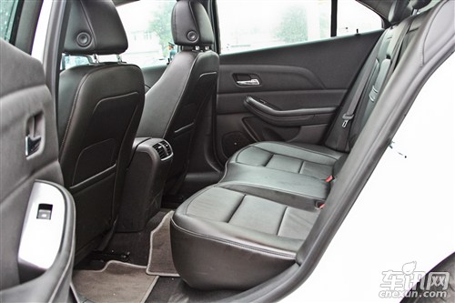 华西村人均收入_央视人均月薪8千(3)