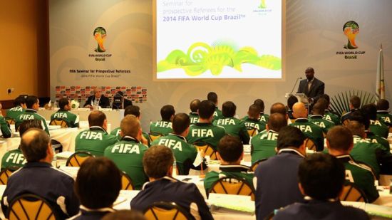 国际足联公布了参加巴西世界杯的25位主裁判名单