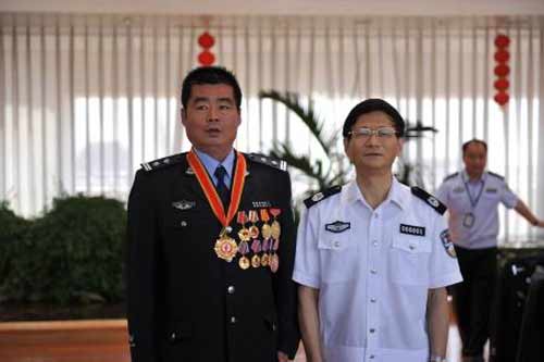 2011年张晓虎被公安部授予全国公安系统二级英雄模范荣誉称号