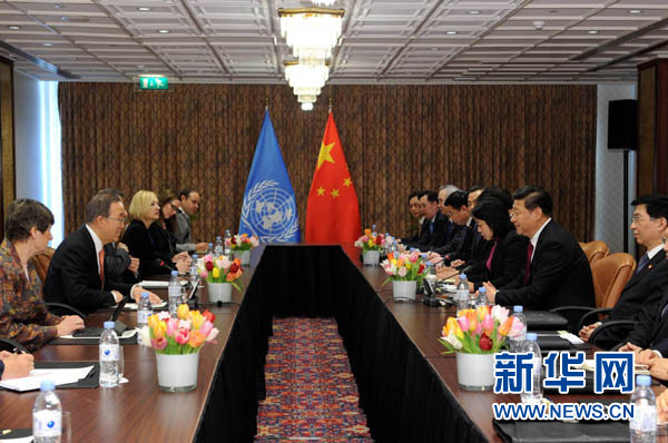 　　3月23日，国家主席习近平在荷兰会见联合国秘书长潘基文。新华社记者 饶爱民 摄
