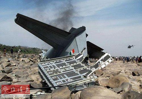 印度空军C-130J运输机坠毁现场
