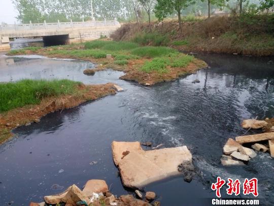 河南虞城工业园污水直排绵延数十里无人问津（组图）