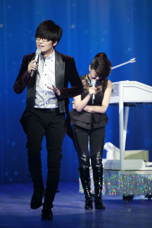 玖月奇迹录节目被整蛊 新歌《盛开》获褒奖_