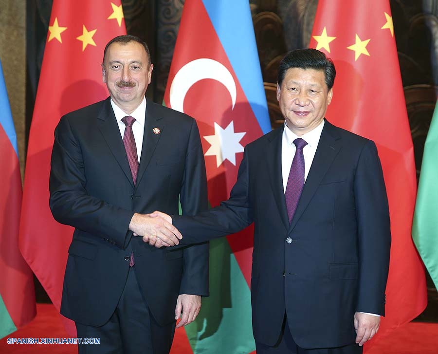 Xi Jinping se reúne con presidente de Azerbayán