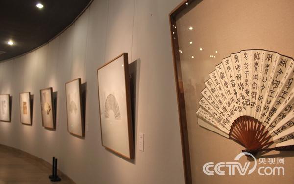 “我襟怀古——鲍贤伦书法展”展览现场。 韩丹 摄