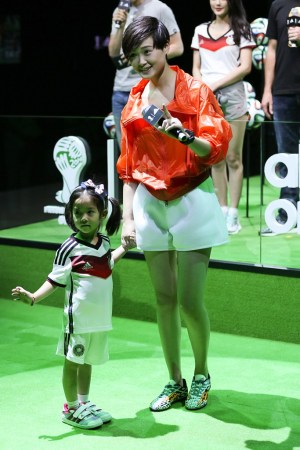 宇春直言力挺德国队 开启世界杯模式_音乐_