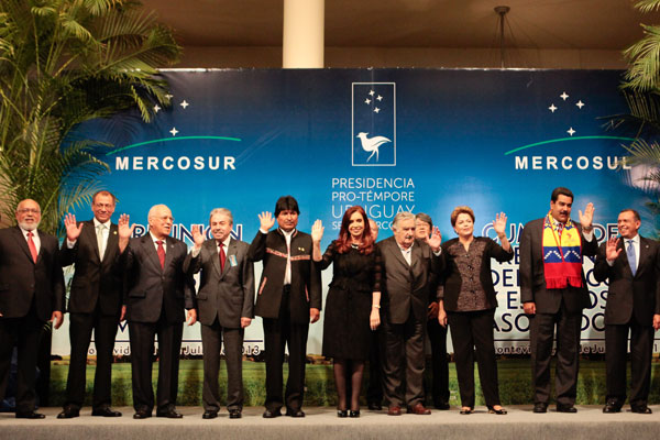 Presidentes de países del Mercosur buscan acelerar la economía regional