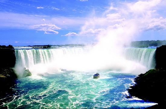 尼亚加拉大瀑布:加拿大壮观 美国飘逸_旅游_央