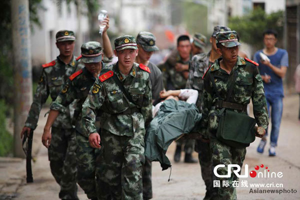 Sube a 381 cifra de muertos por terremoto en provincia de Yunnan
