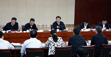 图为5月9日，习近平在河南省兰考县出席指导县委常委班子专题民主生活会。