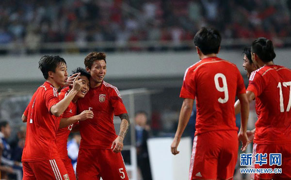 China derrota a Paraguay por 2-1 en el Estadio de Helong con goles de Zheng Zhi y Wu Lei