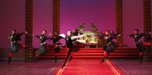 Compañía Nacional de Danza de España llega a Shanghai con un espectáculo que mezcla clásica y contemporánea