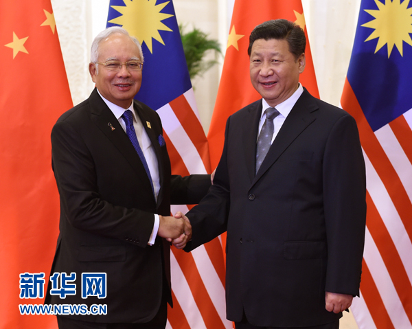 　　11月10日，中国国家主席习近平在北京人民大会堂会见马来西亚总理纳吉布。新华社记者 马占成 摄