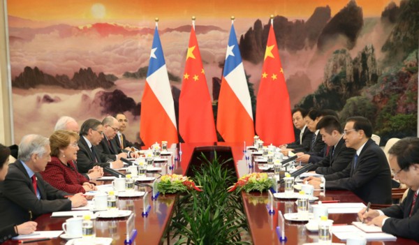 李克强会见智利总统巴切莱特时指出 推进中智